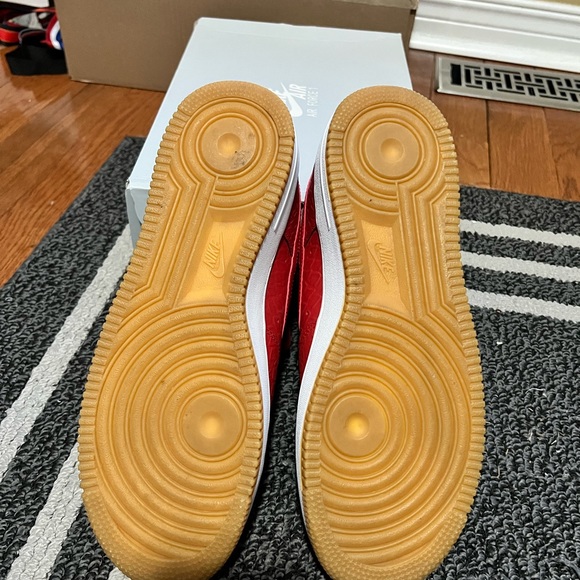 Like new Nike Air Force 1 shoes - men’s 9.5 University red - Picture 5 of 5